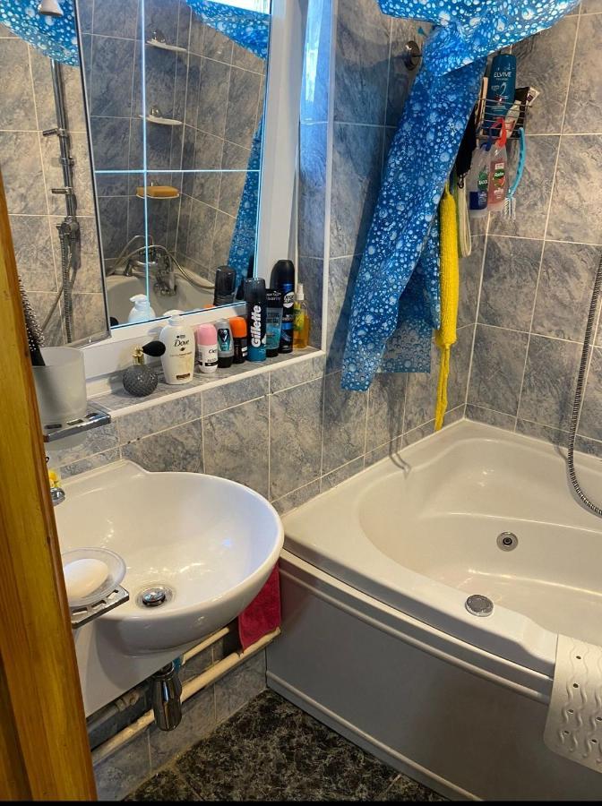 1 Bedroom Flat Close To City With Free Parking Arrangement London Eksteriør bilde